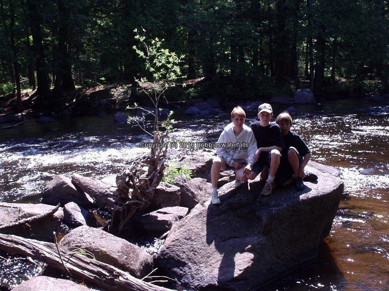 Mcclintock Falls Marienette County WI 7-5-2007_00005.jpg